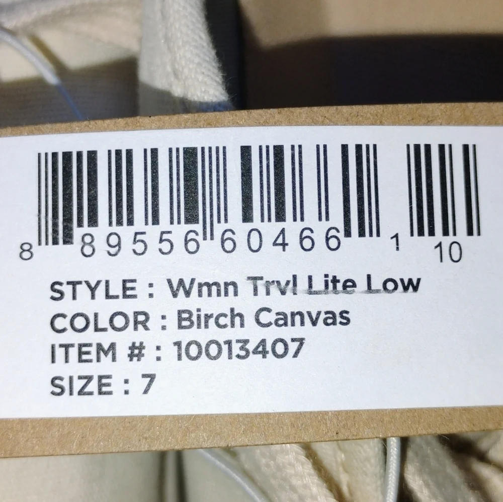 NWT TOMS TRVL LITE Low Sneakers Tropical Lining Size 7 Birch Canvas